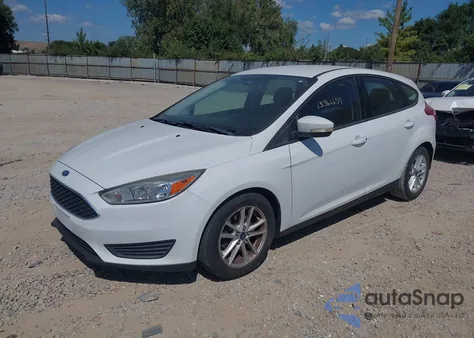 2015 Ford Focus Se z USA, uszkodzony, nr VIN 1FADP3K22FL306983